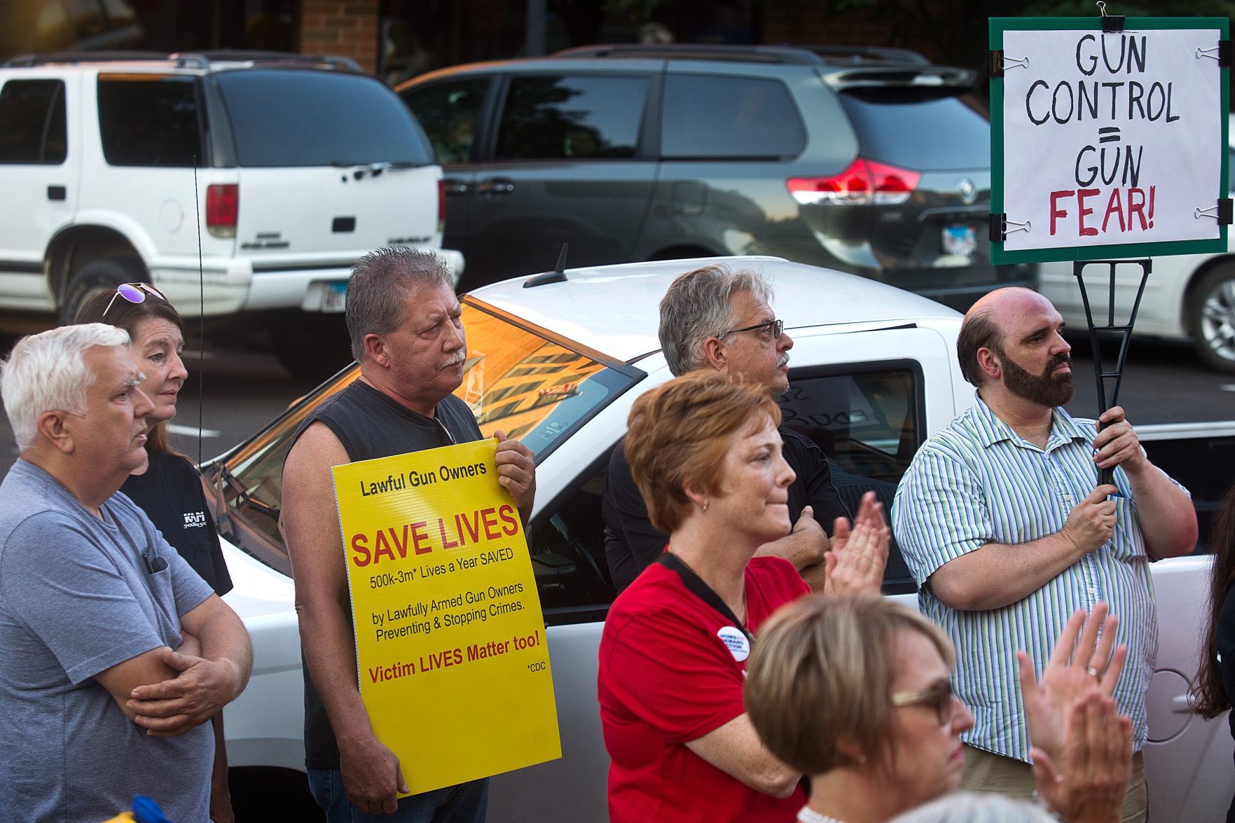 080819-blm-loc-2momsrally